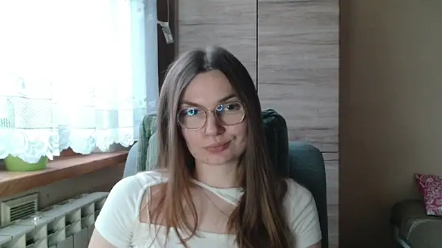 Snapshot of LooveELLYx chatting on 12-20-25, 07:37 LooveELLYx online show from 12-20-25, 07:37