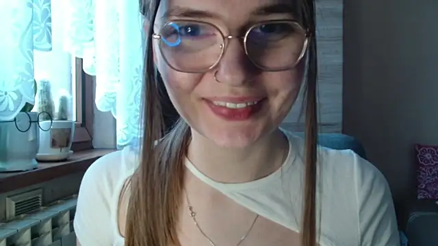 Snapshot of LooveELLYx chatting on 01-08-26, 07:32 LooveELLYx online show from 01-08-26, 07:32