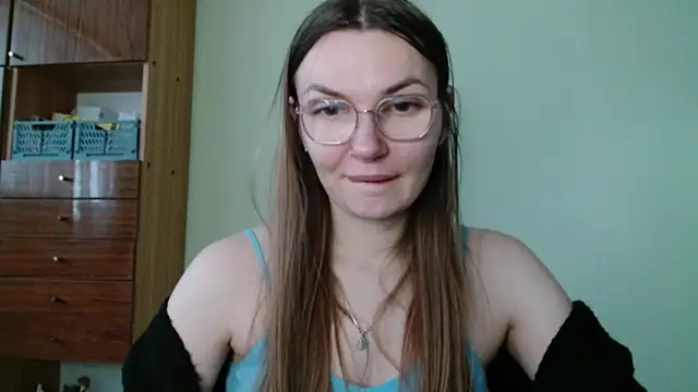 Snapshot of LooveELLYx chatting on 01-13-26, 02:44 LooveELLYx online show from 01-13-26, 02:44