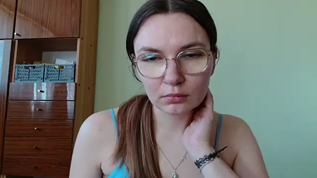 LooveELLYx online show from 03-06-26, 07:27