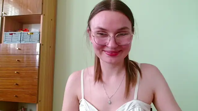 LooveELLYx online show from 04-29-26, 05:30
