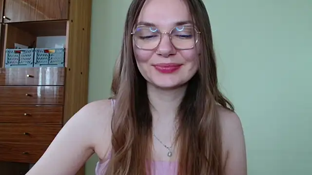 LooveELLYx online show from 05-14-26, 05:03