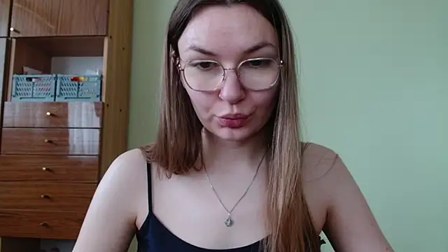 Snapshot of LooveELLYx chatting on 06-05-26, 06:52 LooveELLYx online show from 06-05-26, 06:52