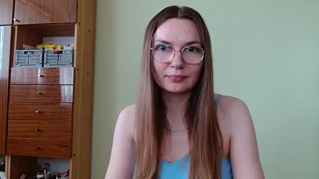 Snapshot of LooveELLYx chatting on 06-16-26, 06:27 LooveELLYx online show from 06-16-26, 06:27