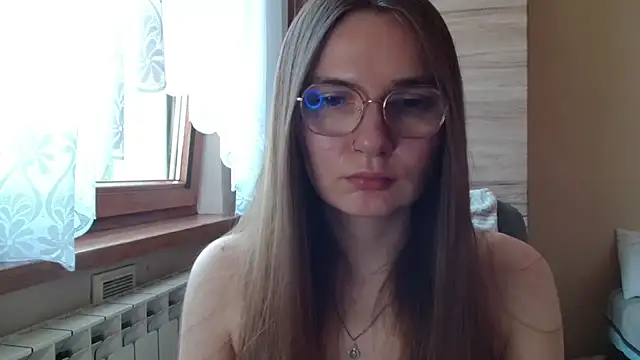 Snapshot of LooveELLYx chatting on 06-27-26, 06:29 LooveELLYx online show from 06-27-26, 06:29