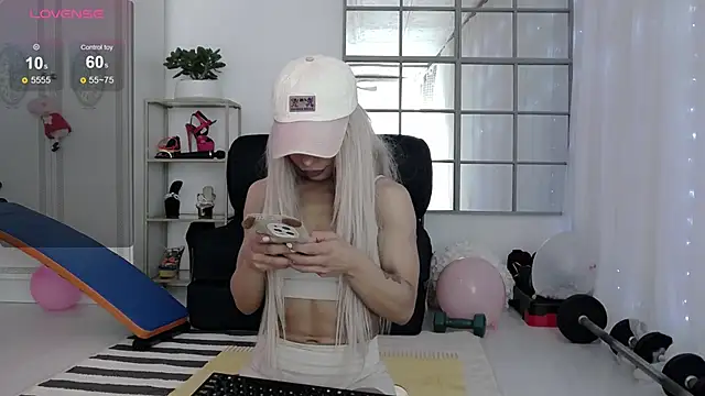 SarahRaynex online show from 04-09-26, 11:59