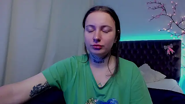 Snapshot of LilaVame chatting on 09-30-25, 12:43 LilaVame online show from 09-30-25, 12:43