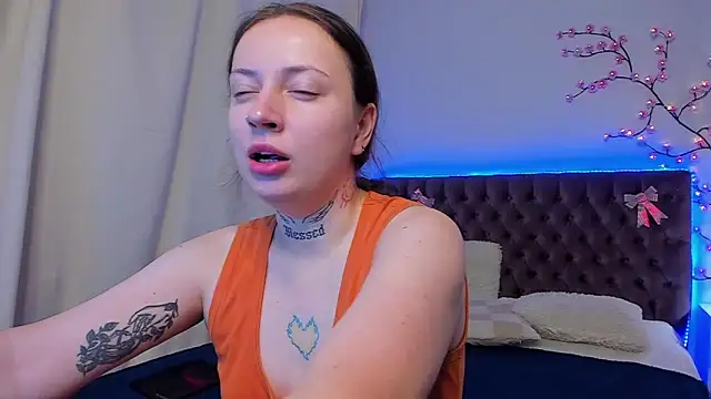 Snapshot of LilaVame chatting on 10-10-25, 07:35 LilaVame online show from 10-10-25, 07:35