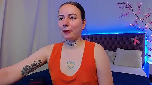 Snapshot of LilaVame chatting on 10-13-25, 07:25 LilaVame online show from 10-13-25, 07:25