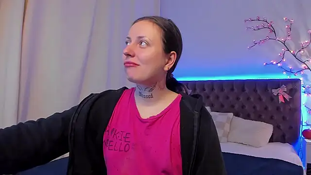 Snapshot of LilaVame chatting on 11-02-25, 08:55 LilaVame online show from 11-02-25, 08:55