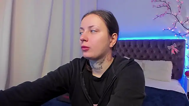 Snapshot of LilaVame chatting on 11-08-25, 09:02 LilaVame online show from 11-08-25, 09:02