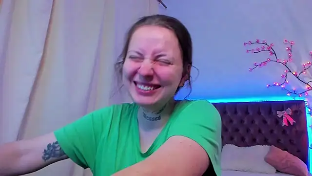 Snapshot of LilaVame chatting on 11-28-25, 08:33 LilaVame online show from 11-28-25, 08:33