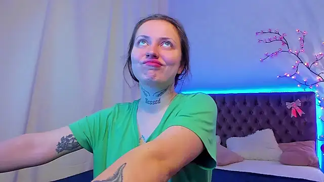 Snapshot of LilaVame chatting on 11-29-25, 01:47 LilaVame online show from 11-29-25, 01:47