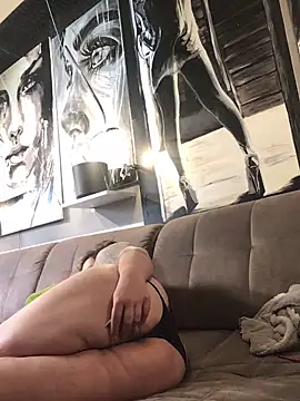 Snapshot of Ich-eben123 chatting on 10-21-25, 08:15 Ich-eben123 online show from 10-21-25, 08:15