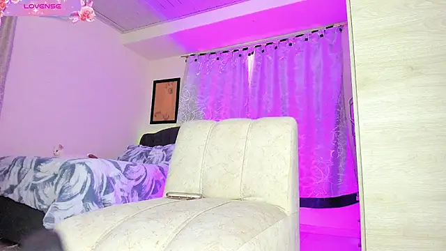 Snapshot of Miss_liizz chatting on 09-15-25, 10:10 Miss liizz online show from 09-15-25, 10:10