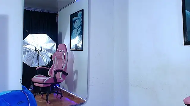 GraceWallace  online show from 03-08-26, 02:04