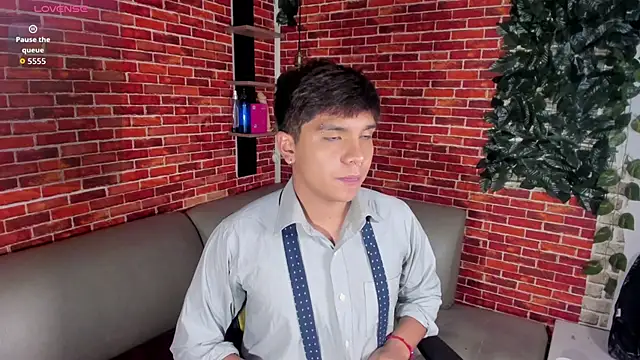 Snapshot of Thiago_Kozak chatting on 05-20-26, 01:39 Thiago Kozak online show from 05-20-26, 01:39
