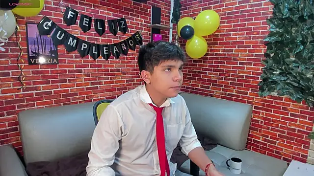 Snapshot of Thiago_Kozak chatting on 05-26-26, 12:56 Thiago Kozak online show from 05-26-26, 12:56
