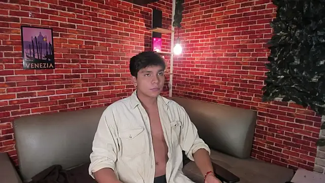 Snapshot of Thiago_Kozak chatting on 05-27-26, 12:24 Thiago Kozak online show from 05-27-26, 12:24