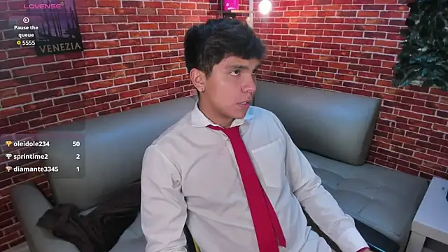 Snapshot of Thiago_Kozak chatting on 05-29-26, 05:05 Thiago Kozak online show from 05-29-26, 05:05