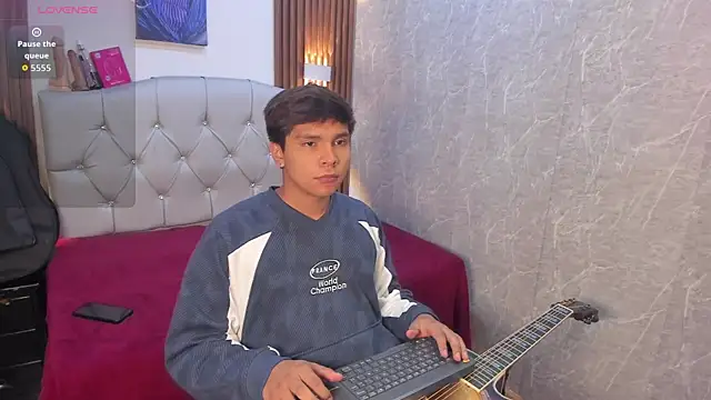 Snapshot of Thiago_Kozak chatting on 06-04-26, 03:40 Thiago Kozak online show from 06-04-26, 03:40