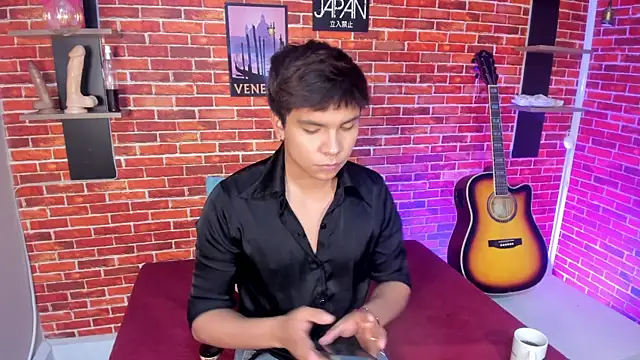 Snapshot of Thiago_Kozak chatting on 06-09-26, 01:34 Thiago Kozak online show from 06-09-26, 01:34
