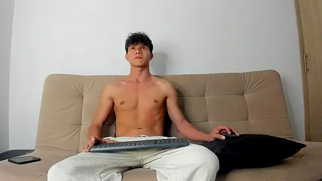 2Amateur Guys online show from 04-03-26, 10:19