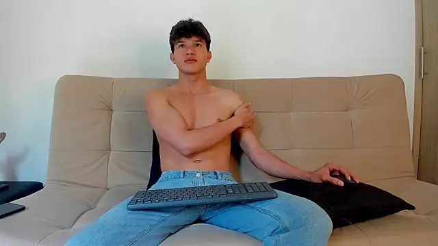 2Amateur Guys online show from 04-06-26, 02:40