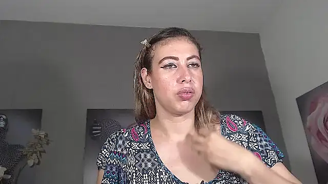 Snapshot of AntonellaBlanc chatting on 05-22-26, 04:52 AntonellaBlanc online show from 05-22-26, 04:52