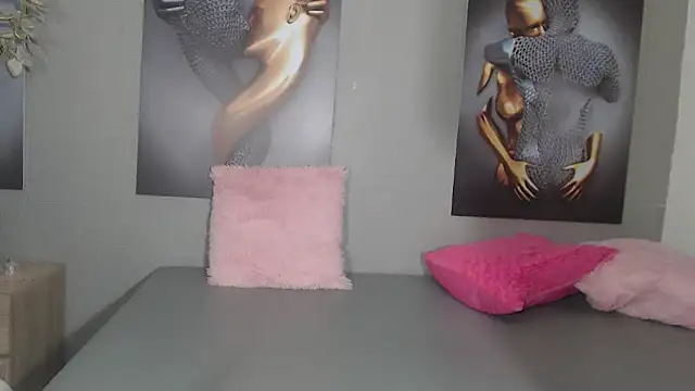 Snapshot of AntonellaBlanc chatting on 05-28-26, 04:43 AntonellaBlanc online show from 05-28-26, 04:43