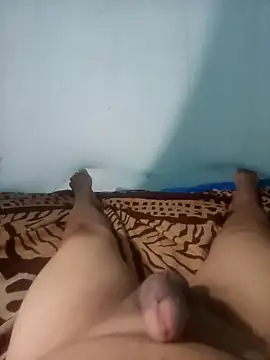 Snapshot of cora08 chatting on 10-14-25, 05:52 cora08 online show from 10-14-25, 05:52