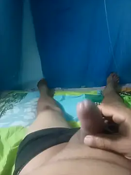 Snapshot of cora08 chatting on 10-31-25, 09:38 cora08 online show from 10-31-25, 09:38