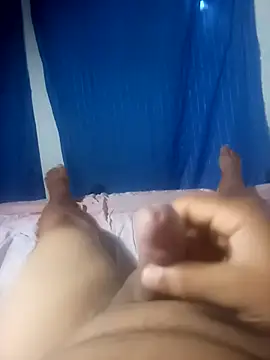 Snapshot of cora08 chatting on 11-23-25, 06:19 cora08 online show from 11-23-25, 06:19