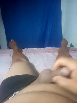 Snapshot of cora08 chatting on 11-24-25, 07:13 cora08 online show from 11-24-25, 07:13