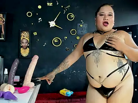 Snapshot of Kat_Valen chatting on 10-11-25, 09:13 Kat Valen online show from 10-11-25, 09:13