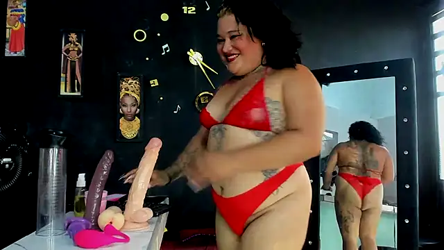 Snapshot of Kat_Valen chatting on 10-24-25, 09:33 Kat Valen online show from 10-24-25, 09:33