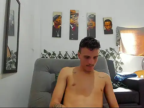 Snapshot of Latins_Boss chatting on 07-08-26, 06:23 Latins Boss online show from 07-08-26, 06:23