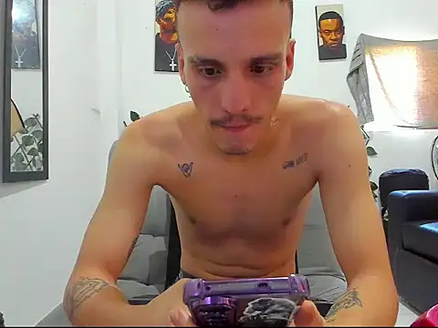 Snapshot of Latins_Boss chatting on 07-14-26, 05:18 Latins Boss online show from 07-14-26, 05:18