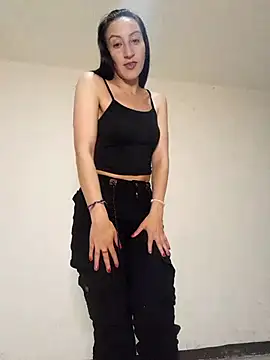 Snapshot of Oriana111 chatting on 10-06-25, 03:37 Oriana111 online show from 10-06-25, 03:37