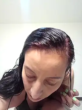 Snapshot of Oriana111 chatting on 10-18-25, 11:16 Oriana111 online show from 10-18-25, 11:16