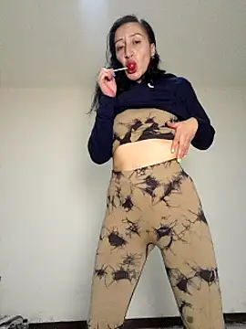 Snapshot of Oriana111 chatting on 10-21-25, 04:46 Oriana111 online show from 10-21-25, 04:46