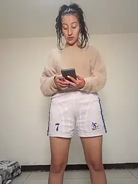 Snapshot of Oriana111 chatting on 10-26-25, 06:14 Oriana111 online show from 10-26-25, 06:14