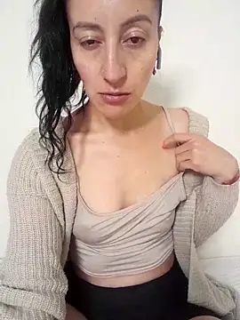 Snapshot of Oriana111 chatting on 11-15-25, 05:42 Oriana111 online show from 11-15-25, 05:42