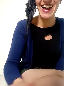 Snapshot of Oriana111 chatting on 11-17-25, 11:21 Oriana111 online show from 11-17-25, 11:21