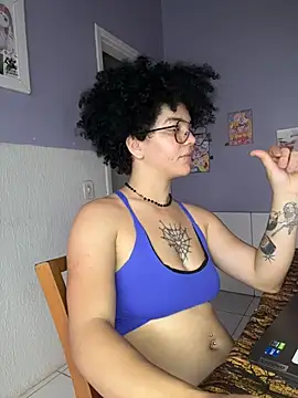 Snapshot of CamillyBlum chatting on 10-18-25, 09:59 CamillyBlum online show from 10-18-25, 09:59