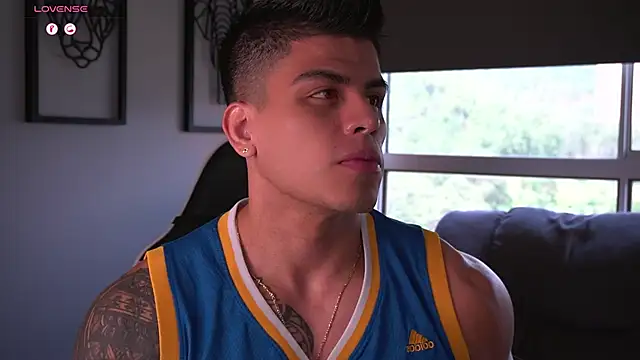 Snapshot of tyler_muscle1 chatting on 09-20-25, 03:57 tyler muscle1 online show from 09-20-25, 03:57