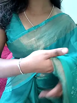 Snapshot of Laxmipriyatamil chatting on 05-02-26, 06:24 Laxmipriyatamil online show from 05-02-26, 06:24