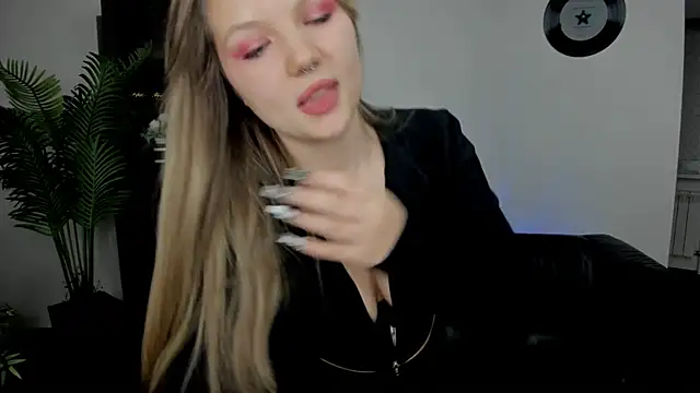 MariaRobinsone online show from 10-08-25, 07:33