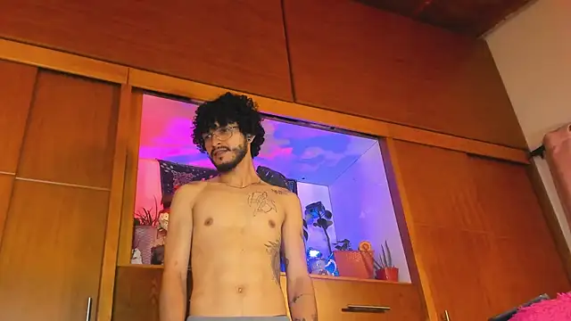 emmmalym online show from 09-18-25, 01:40