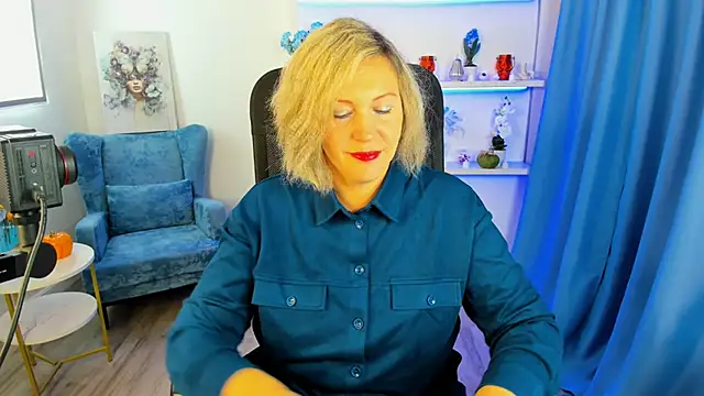 NinaStarle online show from 10-18-25, 04:37